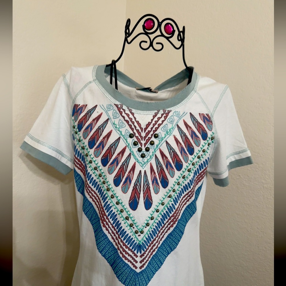Women's White and Blue Patterned Top